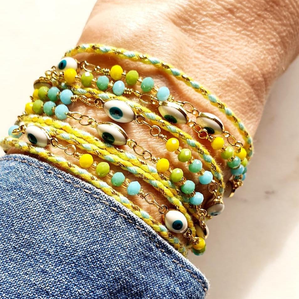 Bracelet multi - rang avec chaîne et perles - Œil de protection, acier inoxydable, réglable, vert citron, jaune, bleu et or - AlbertineAndTheSun