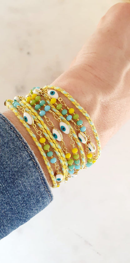 Bracelet multi - rang avec chaîne et perles - Œil de protection, acier inoxydable, réglable, vert citron, jaune, bleu et or - AlbertineAndTheSun