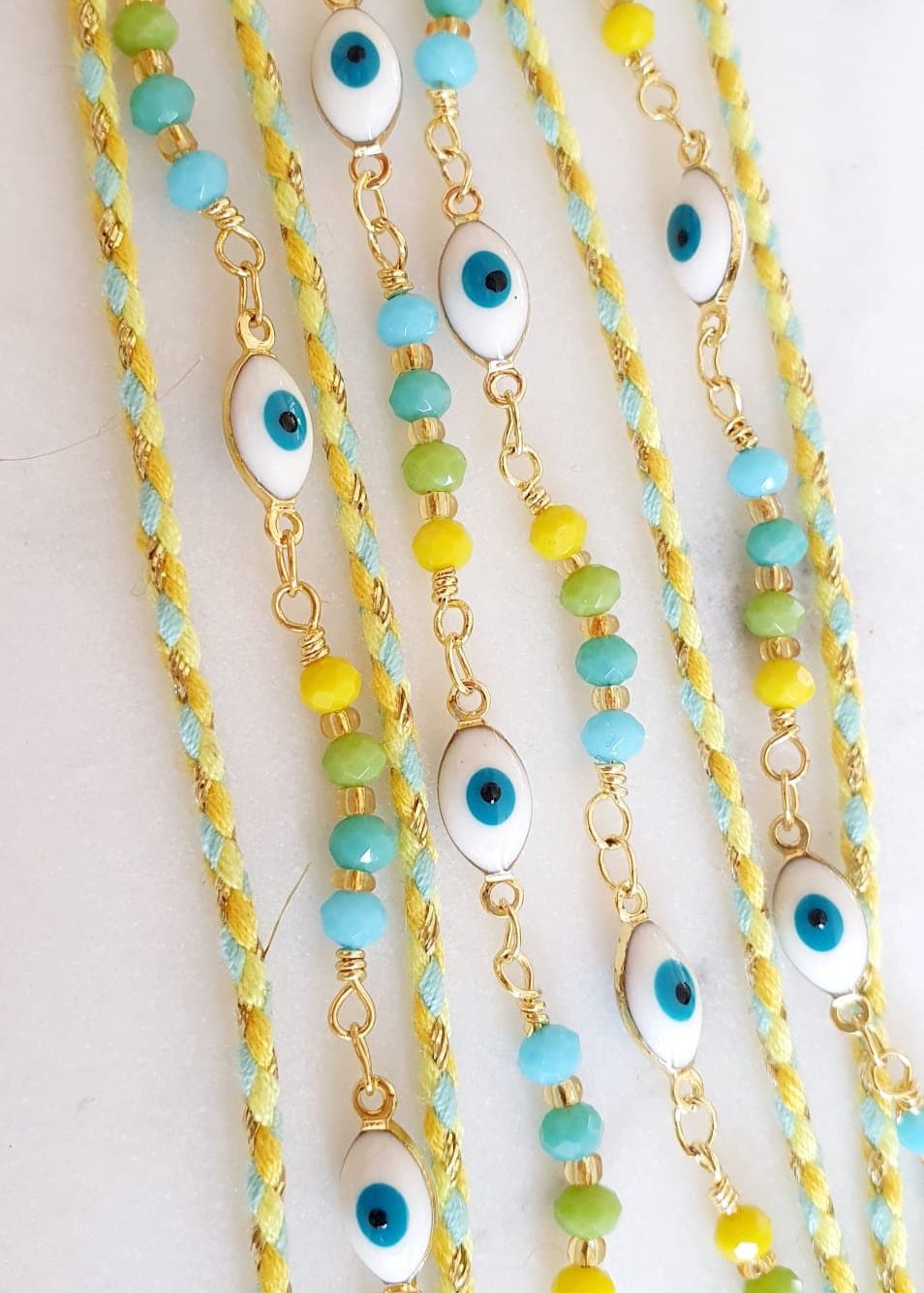 Bracelet multi - rang avec chaîne et perles - Œil de protection, acier inoxydable, réglable, vert citron, jaune, bleu et or - AlbertineAndTheSun
